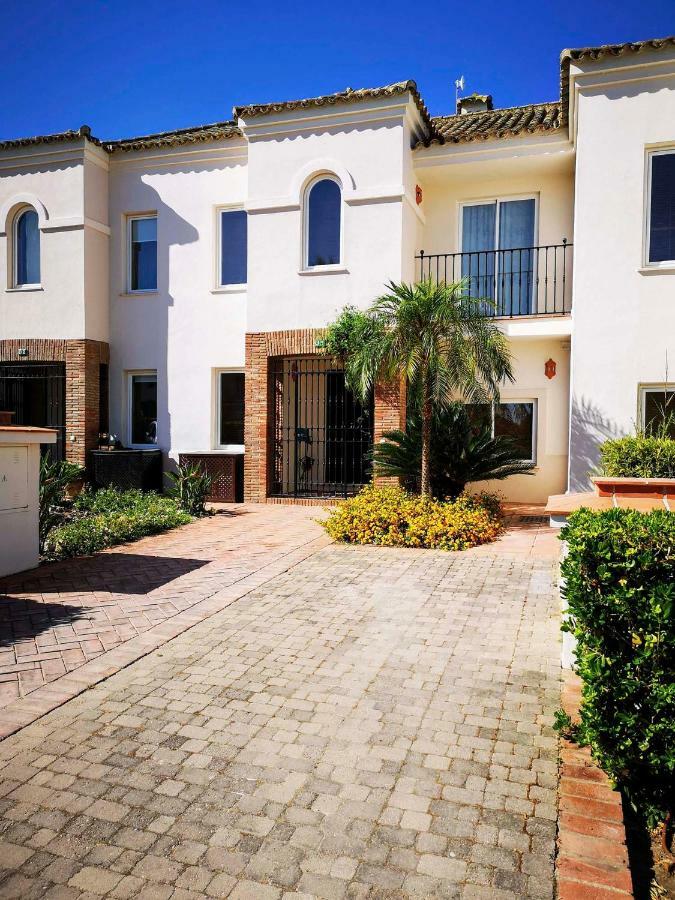 Fairway Gardens Villa อาร์กอส เดลา ฟรอนเตรา ภายนอก รูปภาพ